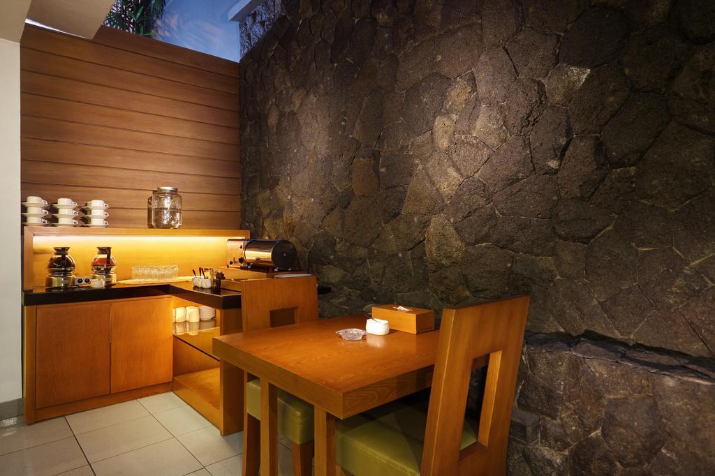 Ilos Hotel Bandung Exterior foto