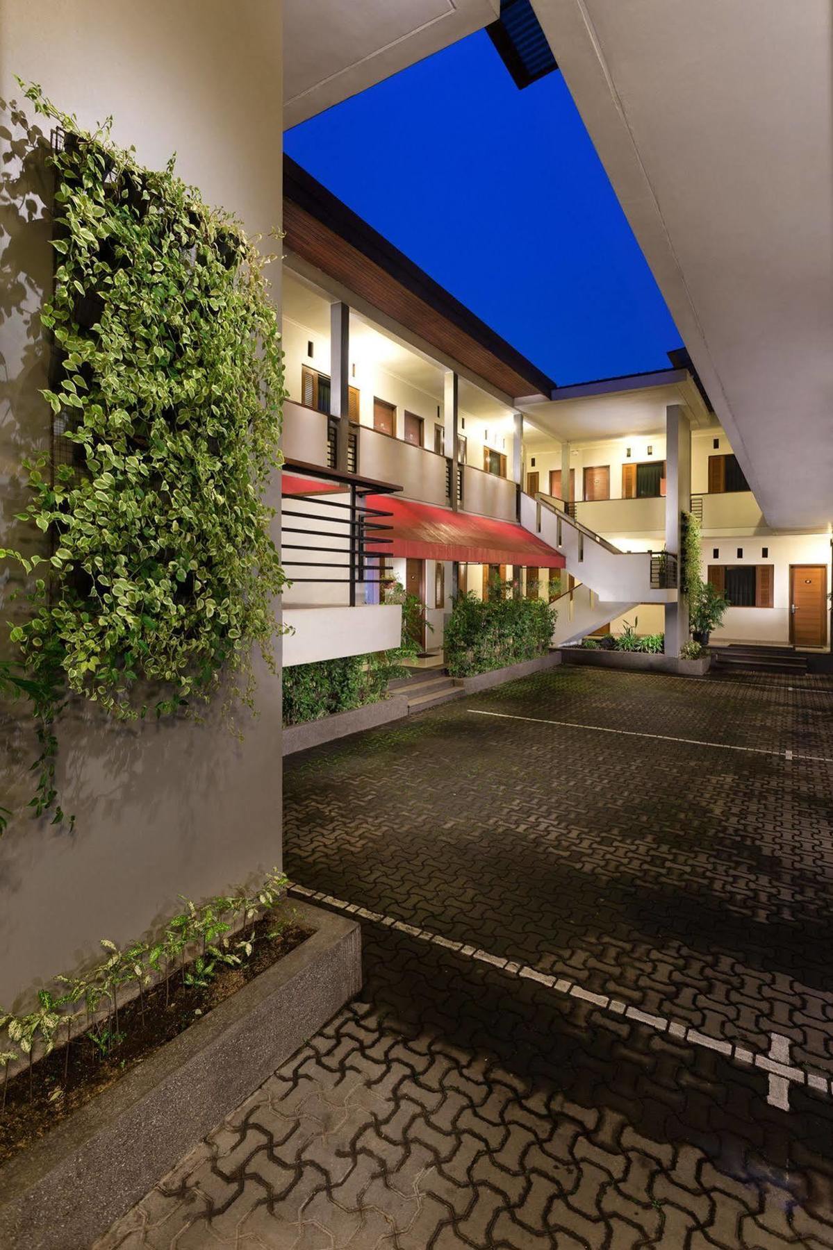 Ilos Hotel Bandung Exterior foto